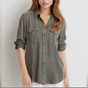 American Eagle Boyfriend Fit Olive Green Button Down Shirt Casual Blouse